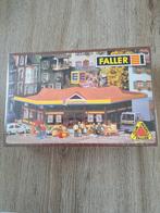Faller EDEKA Friedrichsen H0 Nieuw in Doos, Hobby en Vrije tijd, Modeltreinen | H0, Ophalen of Verzenden, Nieuw, Brug, Tunnel of Gebouw