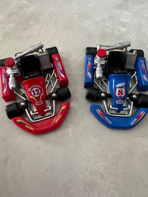 Grote speelgoed karts – rood en blauw, Kinderen en Baby's, Speelgoed | Speelgoedvoertuigen, Gebruikt, Ophalen of Verzenden