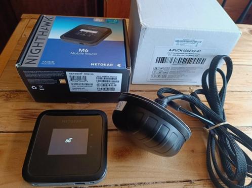 Netgear M6 (MR6110) mobiele router met Poynting A-PUCK V2 an, Computers en Software, Routers en Modems, Zo goed als nieuw, Router met modem