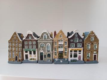 Polystone huisjes beschikbaar voor biedingen