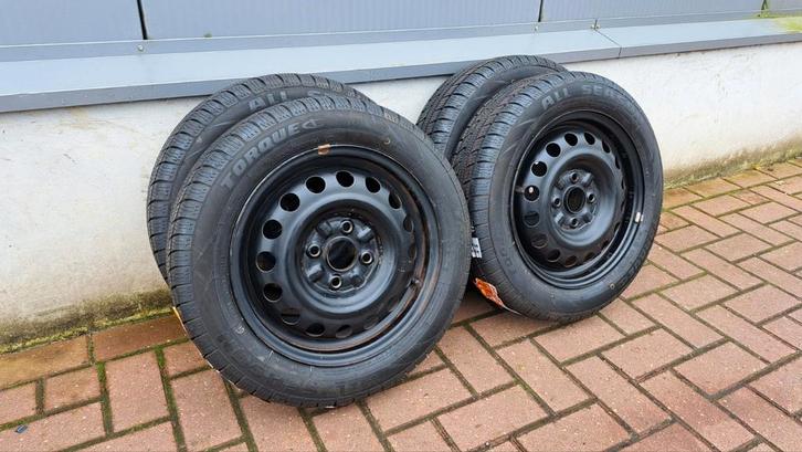 NIEUW all-seasonbanden Aygo Citroen C1 Peugeot 107 155/65/14, Auto-onderdelen, Banden en Velgen, Banden en Velgen, All Season