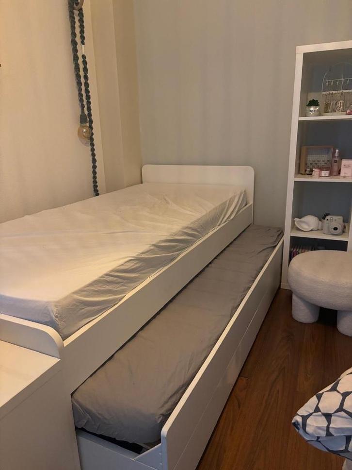 SLÄKT Bedframe met onderbed en opberger, wit, 90x200 cm, Huis en Inrichting, Slaapkamer | Bedden, Zo goed als nieuw, Eenpersoons