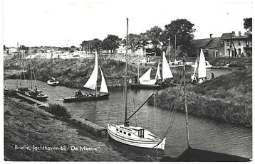 959931 Brielle ZH 1970 Jachthaven bij de Meeuw Gelopen met p beschikbaar voor biedingen