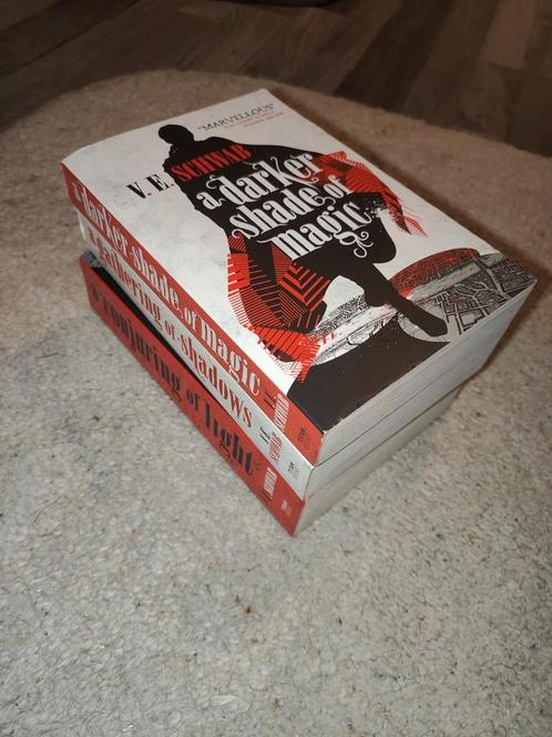 V.E. Schwab - A Darker Shade of Magic series, Boeken, Fantasy, Nieuw, Ophalen of Verzenden