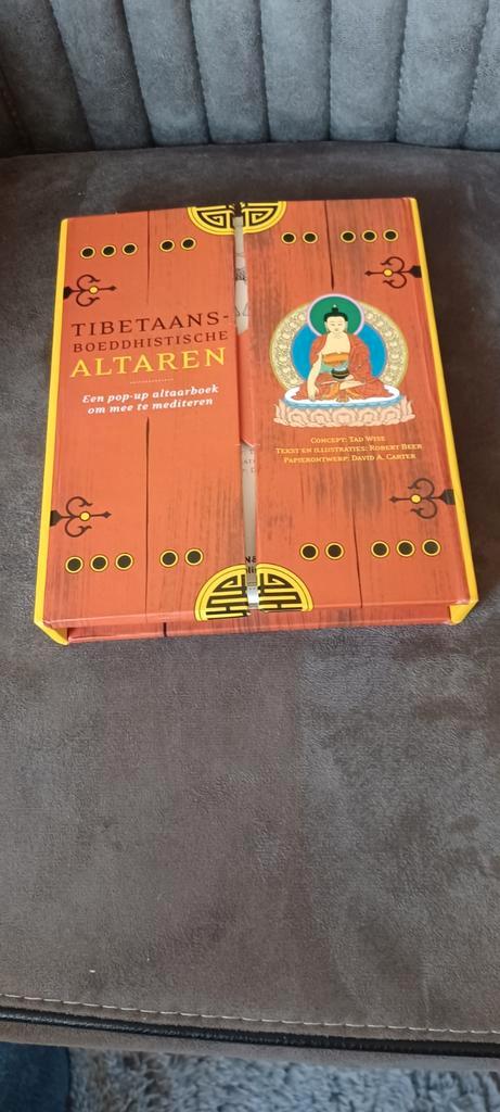 Tibetaanse boeddhistische altaren, Boeken, Esoterie en Spiritualiteit, Zo goed als nieuw, Overige onderwerpen, Ophalen of Verzenden