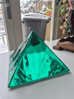 Piramide groen glas 14x14cm, Ophalen of Verzenden, Gebruikt