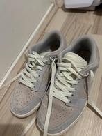 New nike dunk, Kleding | Dames, Schoenen, Beige, Ophalen of Verzenden, Zo goed als nieuw