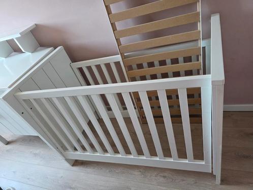 Ledikant + Commode en opzetplank, Kinderen en Baby's, Kinderkamer | Complete kinderkamers, Zo goed als nieuw, Jongetje of Meisje