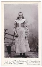 CDV Kind Meisje Jonge Vrouw Jurk Foto Beelenkamp Dordrecht, Gebruikt, Foto, Ophalen of Verzenden, Voor 1940