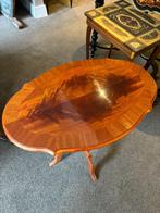 Elegant mahonie bijzettafeltje – ovaal blad., Ophalen of Verzenden