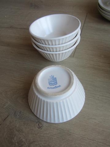  4 pindabakjes, flora gouda porcelina.  beschikbaar voor biedingen