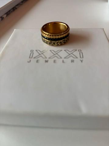 Mooie iXXXi ring maat 18 + extra ringen beschikbaar voor biedingen