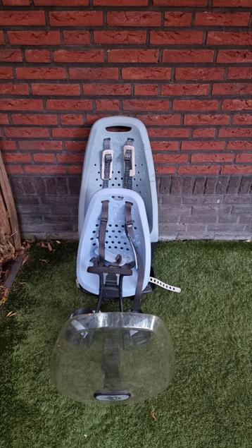 Yepp kinderstoel lichtblauw. Voor en achter zitje beschikbaar voor biedingen
