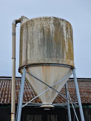 kunstmest silo beschikbaar voor biedingen