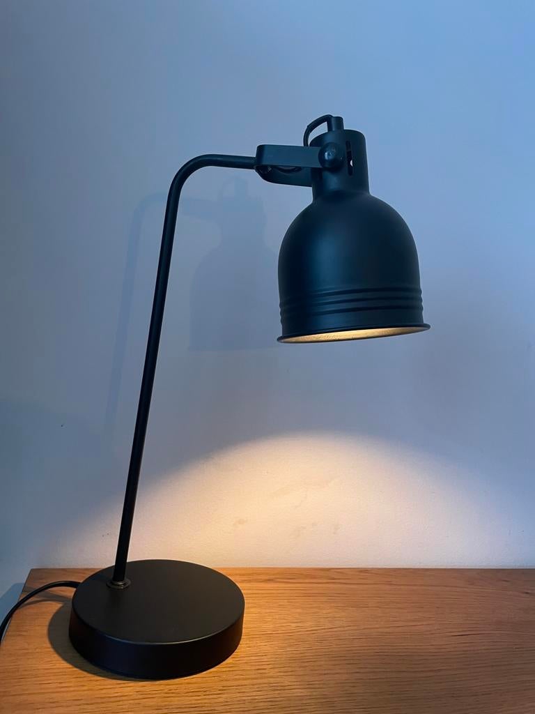 Zwarte Karwei bureaulamp - Zo goed als nieuw, Ophalen of Verzenden, Zo goed als nieuw, Metaal, Minder dan 100 cm