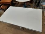 Witte houten uitschuifbare eettafel, Ophalen