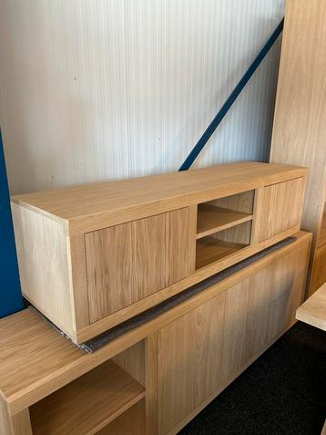 Helsinki tv kast, televisie meubel eiken gelijk uit voorraad beschikbaar voor biedingen