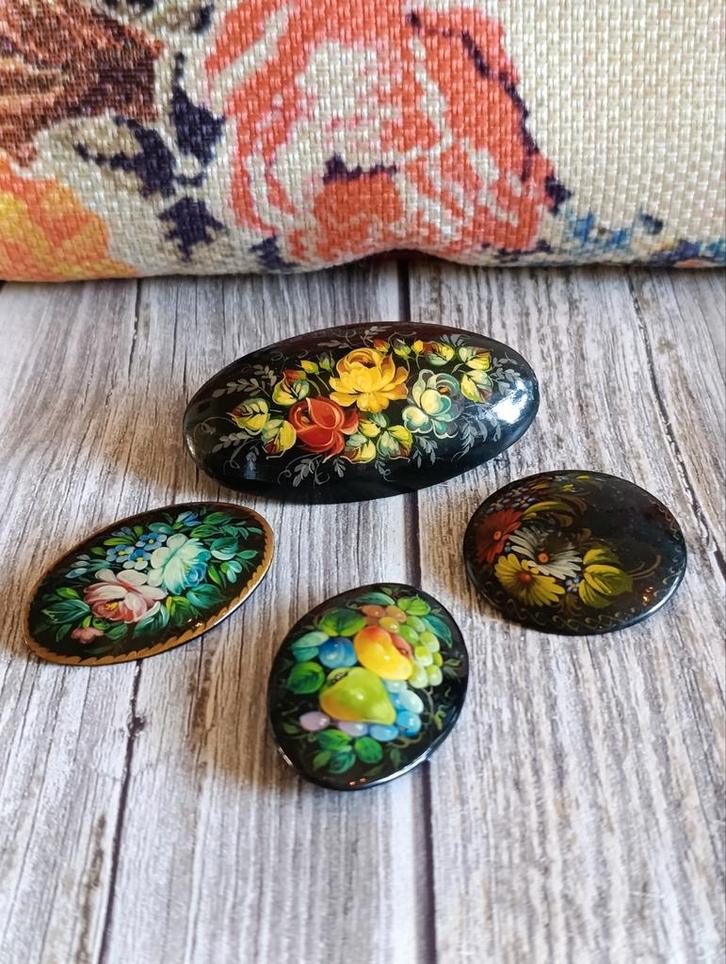 Russische handbeschilderde broches & haarclip, folklore, Antiek en Kunst, Curiosa en Brocante, Ophalen of Verzenden