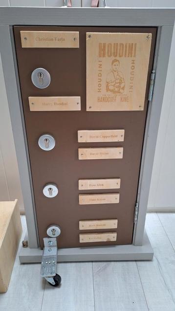 Houdini escaperoom  met uitleg over het spel beschikbaar voor biedingen
