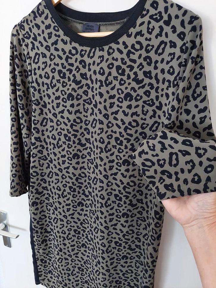 Leuke tuniek met luipaardprint, Kleding | Dames, Jurken, Zo goed als nieuw, Maat 38/40 (M), Groen, Boven de knie, Ophalen of Verzenden