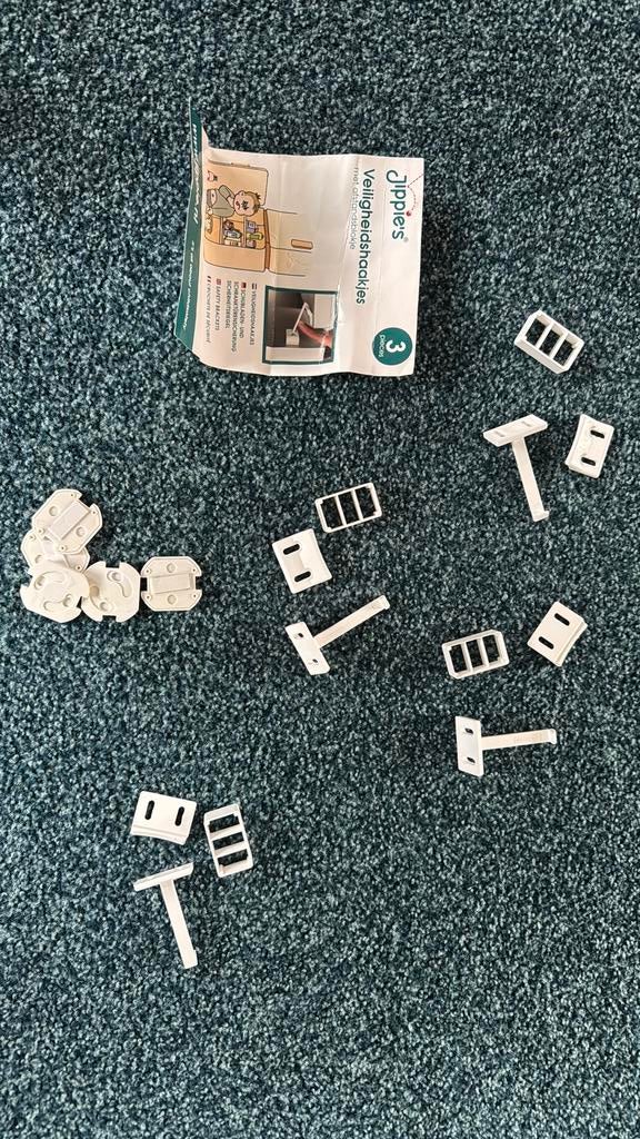 Veiligheidshaakje keukenkast en stopcontactbeveiliging, Kinderen en Baby's, Overige Kinderen en Baby's, Ophalen of Verzenden, Zo goed als nieuw