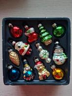 Doosje met twaalf vintage kleine kerstballen/zie foto's, Diversen, Kerst, Ophalen of Verzenden, Zo goed als nieuw