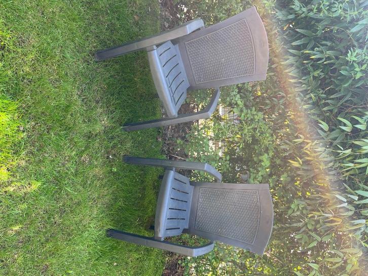 tuinstoelen twee stuks albelli witte tuinstoelen set tafel, Tuin en Terras, Tuinstoelen, Gebruikt, Kunststof, Stapelbaar, Ophalen