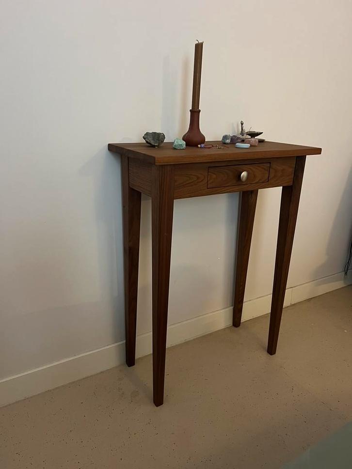 Massief Noten Sidetable met kleine Lade, Huis en Inrichting, Tafels | Sidetables, Zo goed als nieuw, 25 tot 50 cm, 50 tot 100 cm