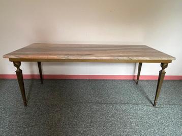 Retro salontafel met natuurstenen blad beschikbaar voor biedingen