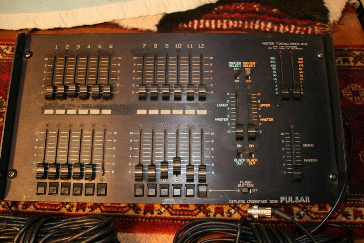 toneel licht paneel pulsar dipless crossfade desk 12 kanaals, Muziek en Instrumenten, Licht en Laser, Gebruikt, Licht, Ophalen of Verzenden