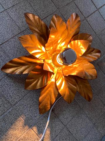 Hans Kogl florale wandlamp , vergulde bladeren beschikbaar voor biedingen