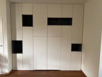 Inbouwkast voor de woonkamer, werkkamer beschikbaar voor biedingen
