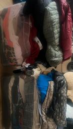 3 kratten kleding VASTE PRIJS BIEDEN GEEN NUT, Ophalen of Verzenden, Zo goed als nieuw
