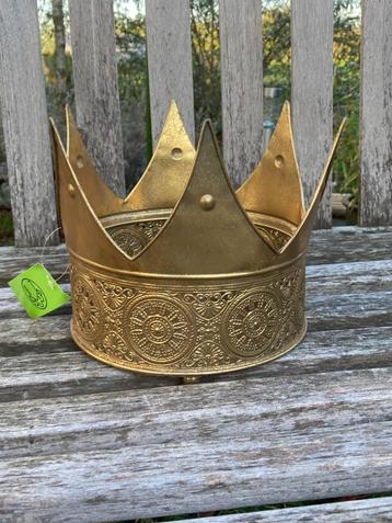 KROON ALS FLOWERPOT DECORATIE SCHAAL OP VOETJE GOLD 20,5 cm  beschikbaar voor biedingen