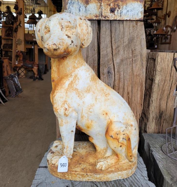 Brocante Franse gietijzeren standbeeld Hond Jachthond, Tuin en Terras, Tuinbeelden, Zo goed als nieuw, Dierenbeeld, Metaal, Verzenden