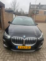 BMW 2-Serie Active Tourer 220i 156pk Aut 2022 Zwart, Auto's, Zwart, Stationwagon, Particulier, Dealer onderhouden