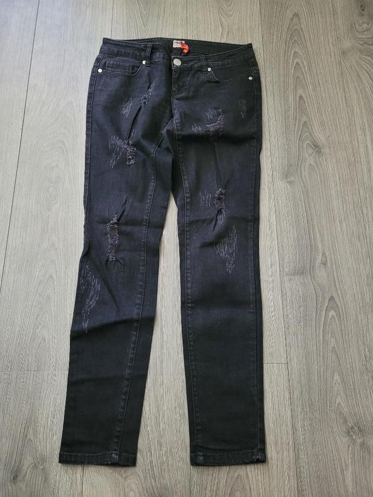 ONLY zwarte ripped spijkerbroek maat 27 ~ LL0029, Kleding | Dames, Spijkerbroeken en Jeans, Gedragen, W27 (confectie 34) of kleiner