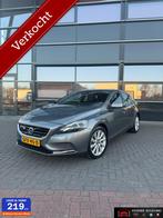 Volvo V40 2.0 D4 Inscription/automaat/volleder/dodehoek/memo, Gebruikt, Euro 6, Leder, Bedrijf