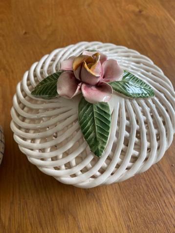 3 diverse schaaltjes beschikbaar voor biedingen