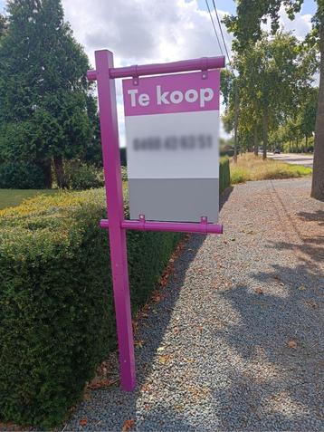 Te Koop - Makelaarsbord beschikbaar voor biedingen