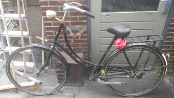 gebruikte oma fiets merkloos incl. AXA slot + ketting  beschikbaar voor biedingen
