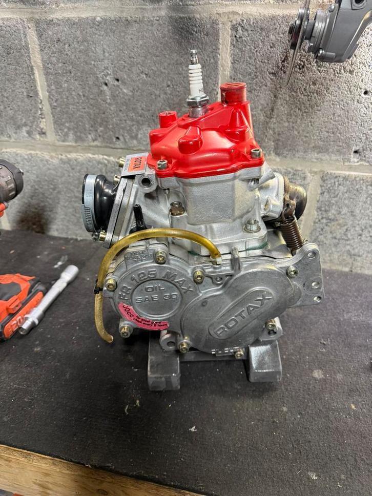 Motor rotax karting, Sport en Fitness, Karting, Zo goed als nieuw, Kart, Verzenden