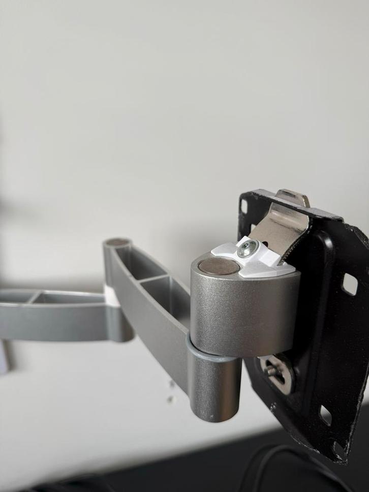 Vogel's Draaibare TV Beugel 19-43 inch, Audio, Tv en Foto, Televisiebeugels, Zo goed als nieuw, Ophalen of Verzenden