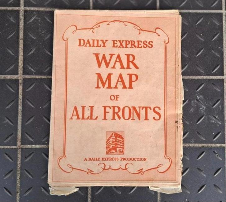 1941 - UK - Map of all Fronts, Verzamelen, Militaria | Tweede Wereldoorlog, Overige soorten, Boek of Tijdschrift, Engeland, Verzenden