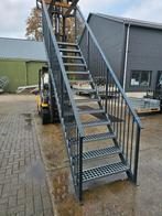 Stalen trap antraciet. Hoog 2,85 mtr. Nob167, Doe-het-zelf en Verbouw, Ladders en Trappen, Ophalen, Zo goed als nieuw, 2 tot 4 meter