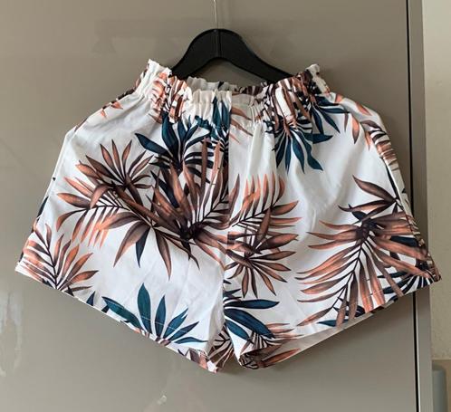 F/S/5 Leuk kort zomerbroekje , maat S, Kleding | Dames, Broeken en Pantalons, Zo goed als nieuw, Maat 36 (S), Kort, Ophalen of Verzenden