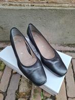 Zwarte pump, Ophalen of Verzenden, Zo goed als nieuw, Zwart
