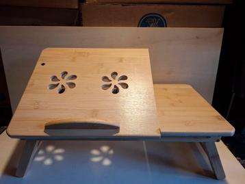 Laptop stand voor bed of bank. In hoogte instelbaar.  beschikbaar voor biedingen