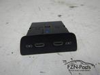 VW Golf 8 USB Oplaadpoort Middenconsole Achterkant, Auto-onderdelen, Ophalen of Verzenden, Gebruikt
