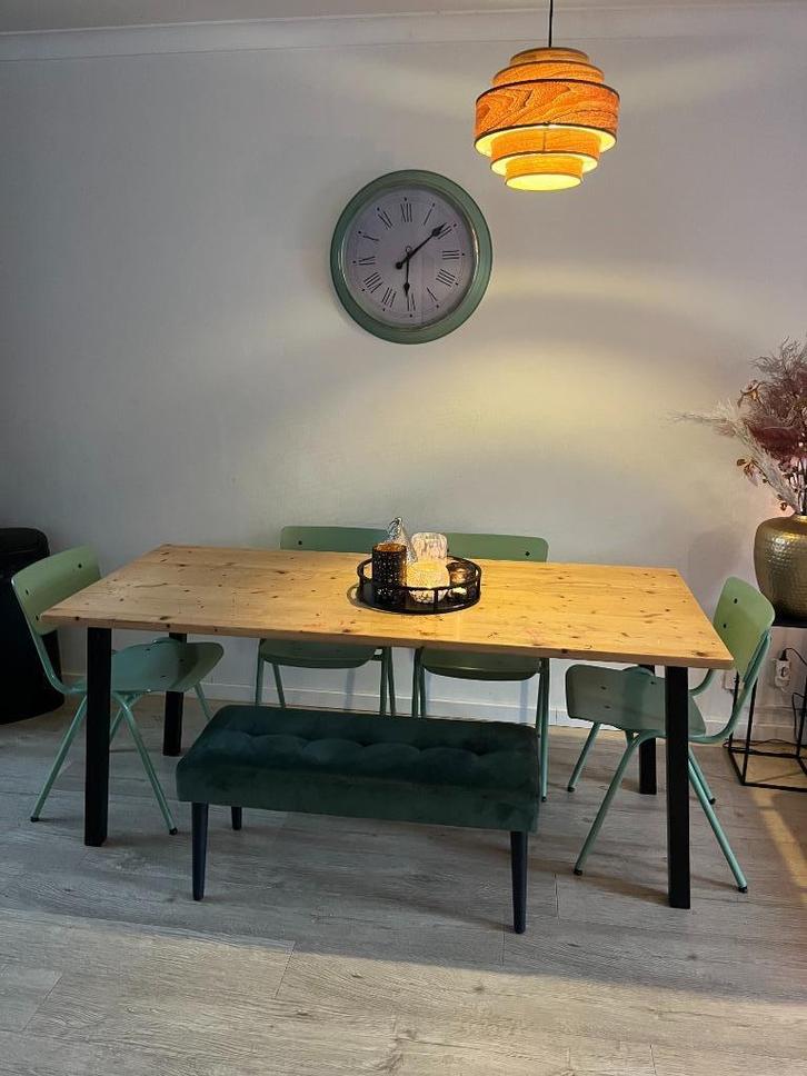 Bankje (smaragdgroen), Huis en Inrichting, Banken | Sofa's en Chaises Longues, Zo goed als nieuw, Tweepersoons, Minder dan 150 cm
